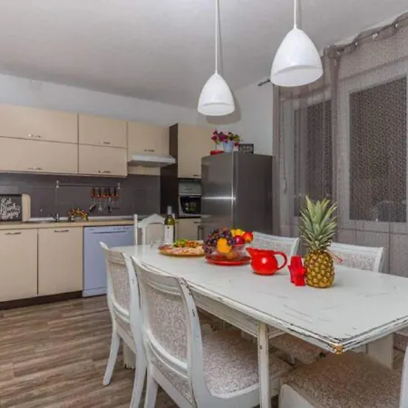 Apartment In Croatia Near The Adriatic Coast *