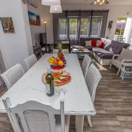 Apartment In Croatia Near The Adriatic Coast Villa *