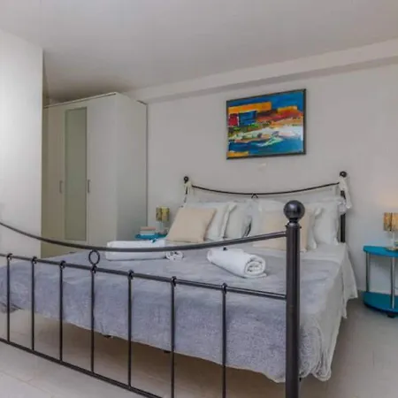 Villa Apartment In Croatia Near The Adriatic Coast *